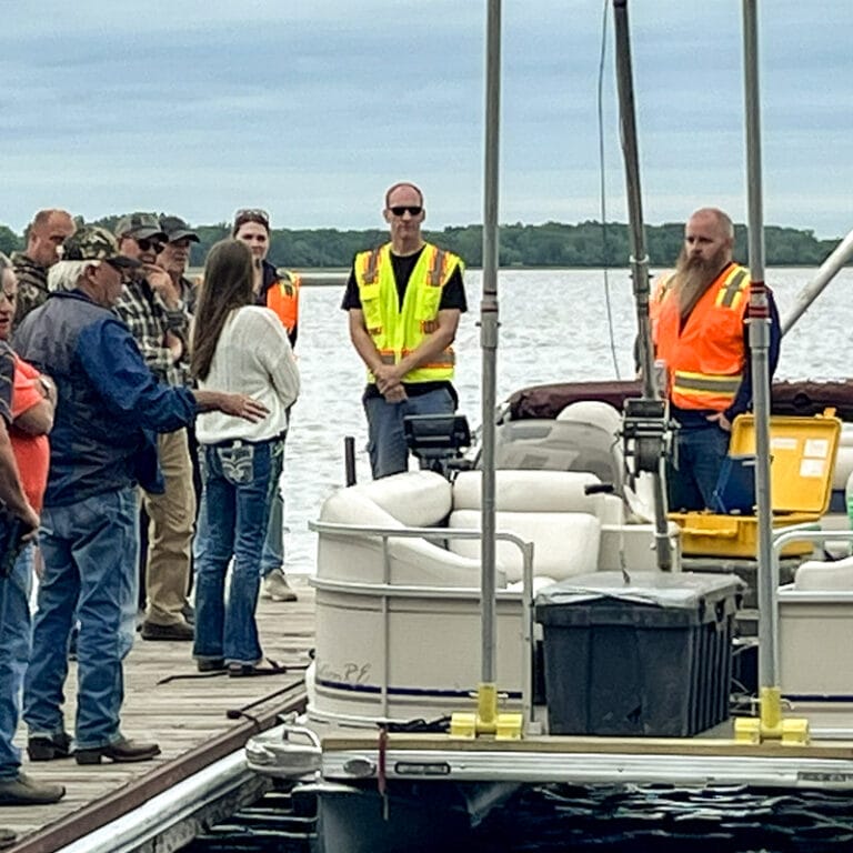 Osakis square thumbnail - loading the pontoon