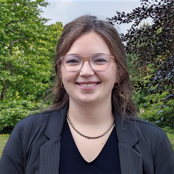 Headshot of Riley Hetzel.